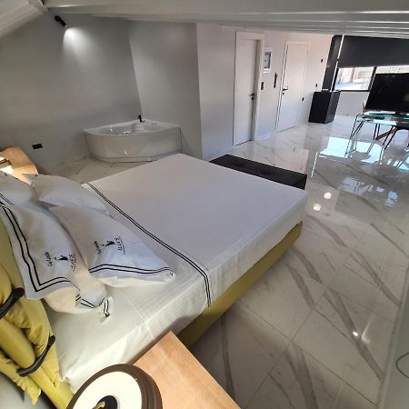 Ilia'S Luxury Suites - Adults Only Xylokastro Exterior foto